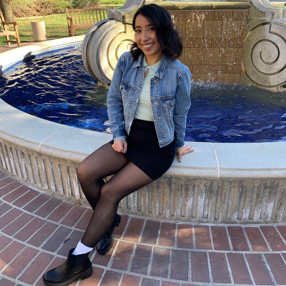 Meet your Posher, Karla - Picture 3 of 3